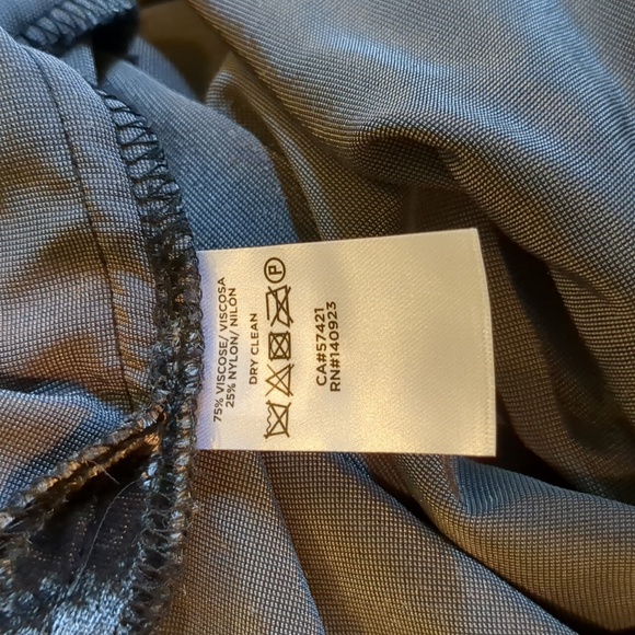 🎄LOFT velvet/valour top! - Picture 8 of 8